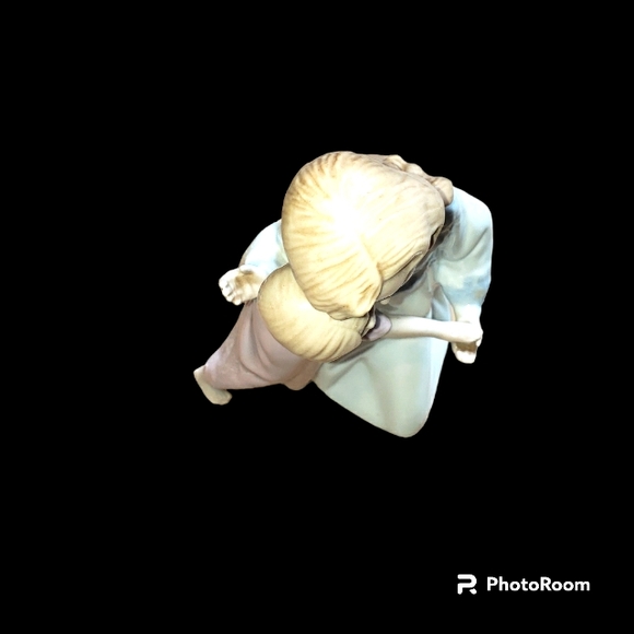 Beautiful Vintage Paul Sebastian (1990) Ceramic Mother and Daughter Figurine - Picture 5 of 8